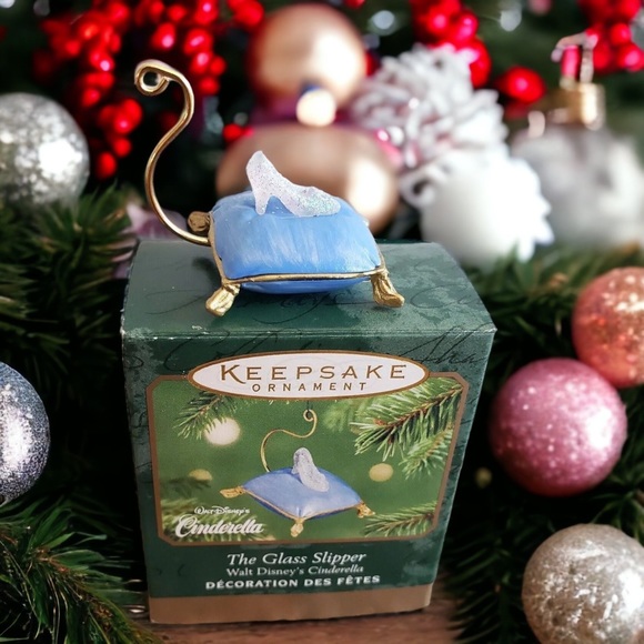 Hallmark Disney Cinderella The Glass Slipper Miniature 2001 Christmas Ornament - Picture 2 of 5